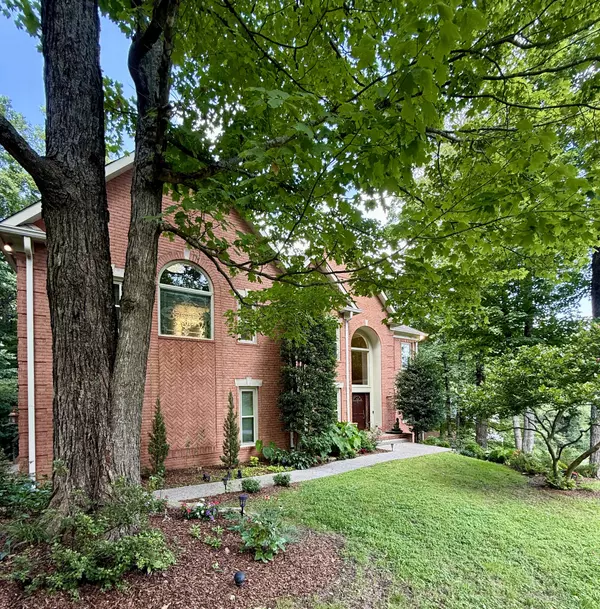 Brentwood, TN 37027,7018 Willowick Dr