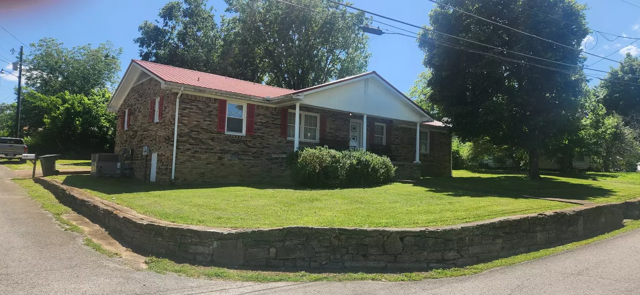110 E Ward St, Centerville, TN 37033