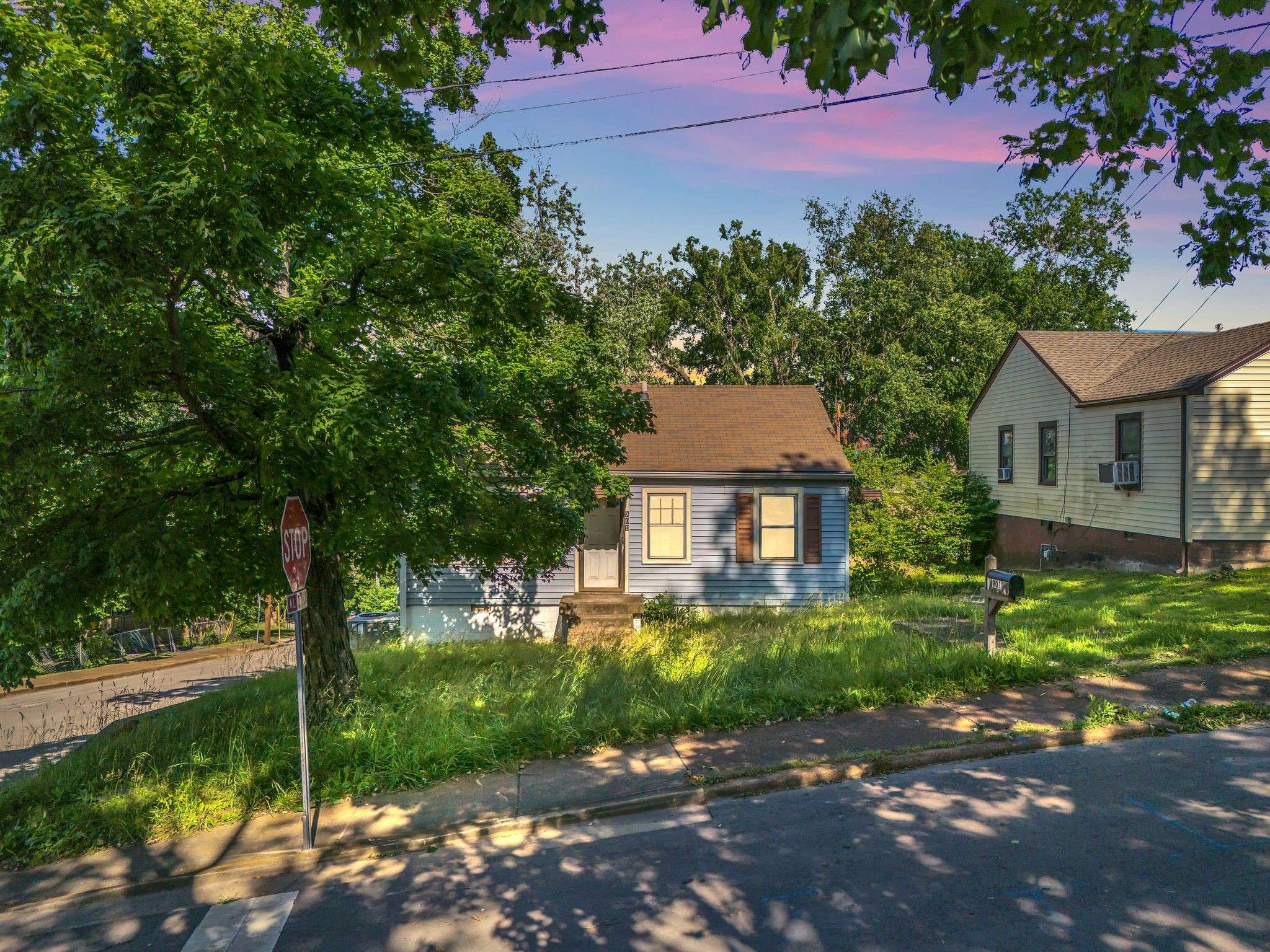 Nashville, TN 37206,901 S 13th St