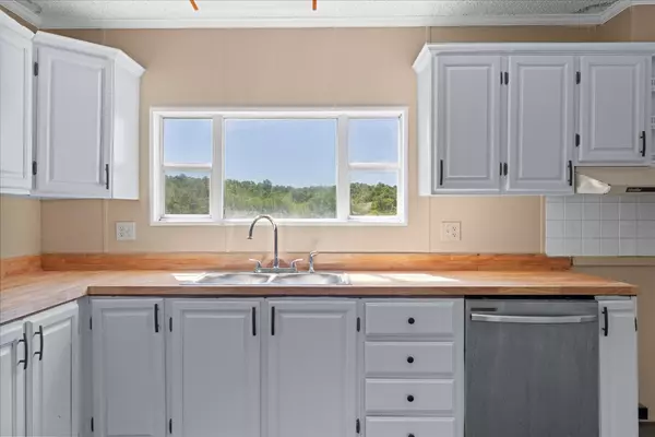 Tennessee Ridge, TN 37178,95 Brown Cemetery Ln