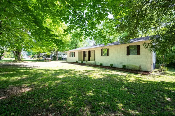 Chattanooga, TN 37421,5904 Pinelawn Drive