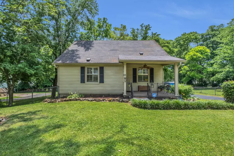 214 W Cedar St, Goodlettsville, TN 37072