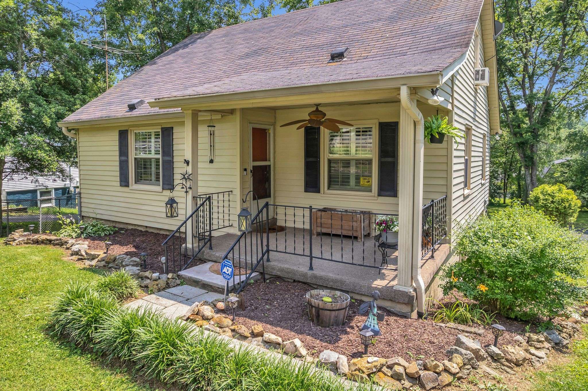 Goodlettsville, TN 37072,214 W Cedar St