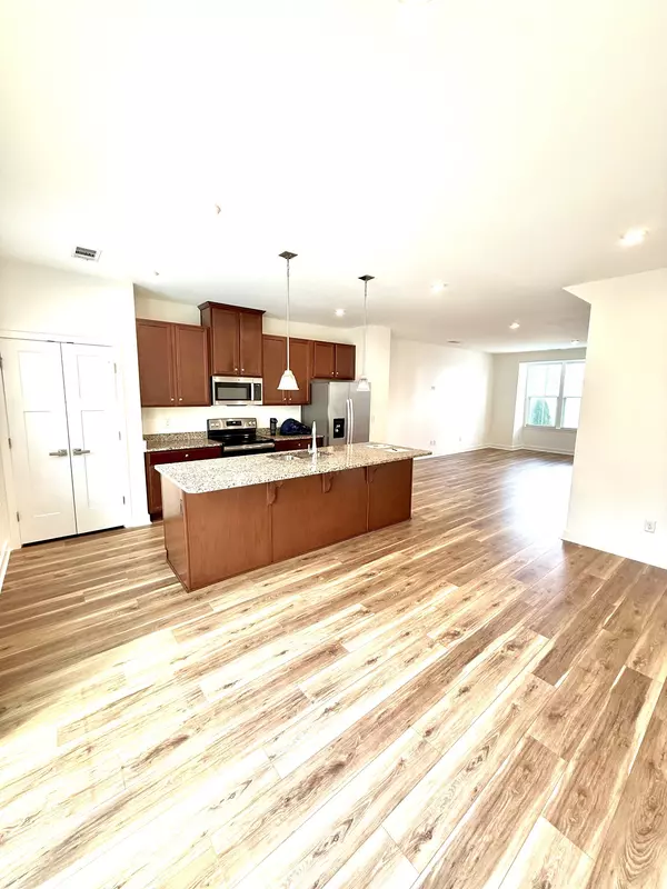 Antioch, TN 37013,4316 Summercrest Blvd #800