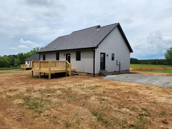 Lafayette, TN 37083,524 Pleasant Hill Rd