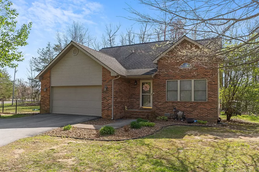 526 Bent Tree Rd, Monterey, TN 38574