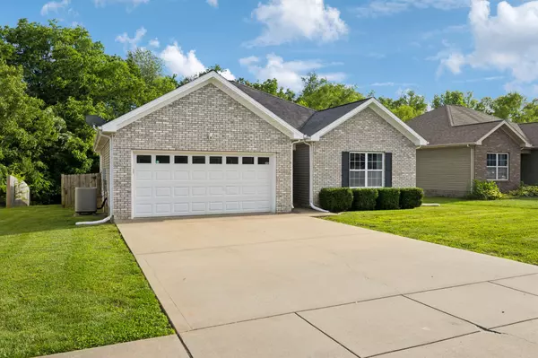 Oak Grove, KY 42262,215 Azalea Dr