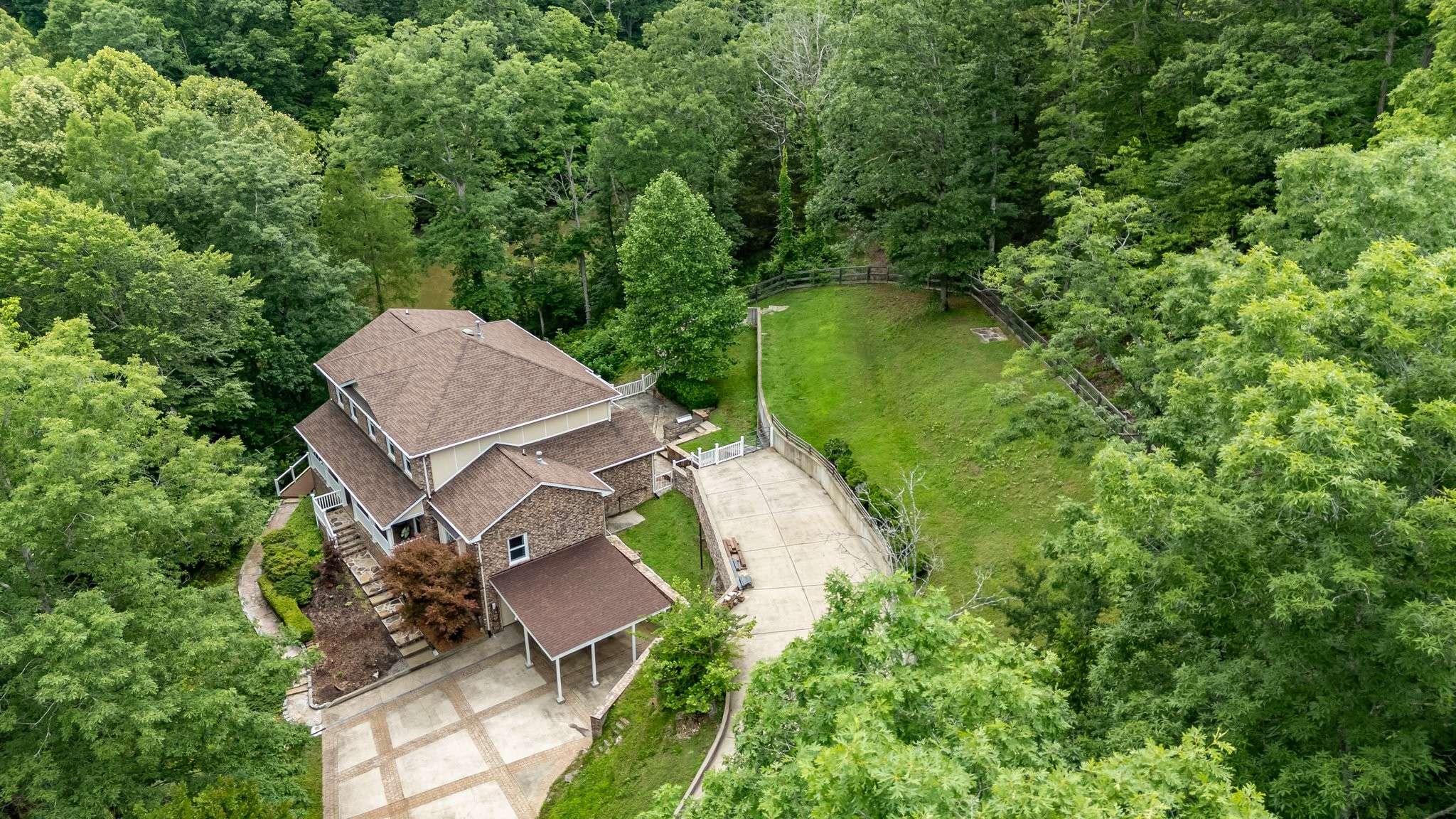 11 Fox Vale Ln, Nashville, TN 37221