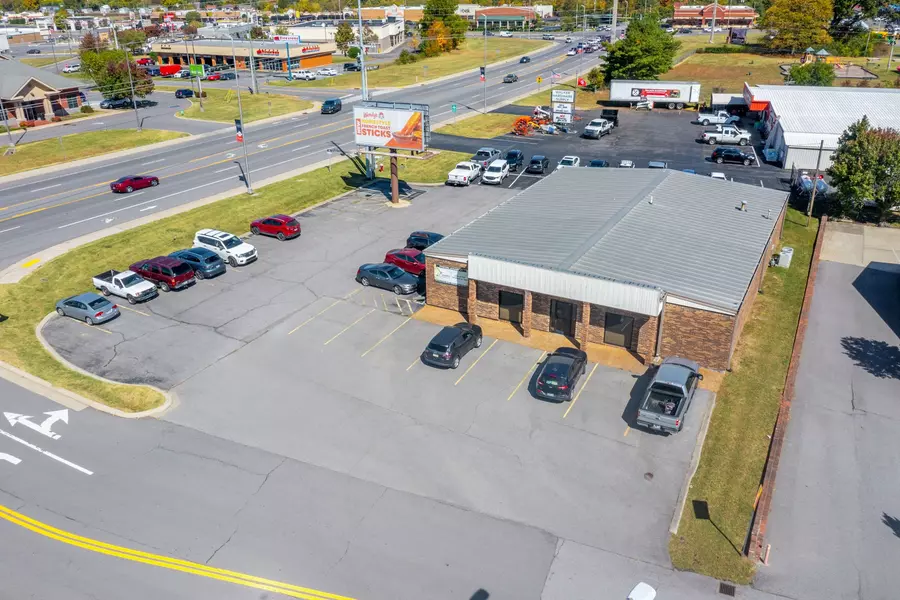 2100 Park Plaza Dr, Springfield, TN 37172