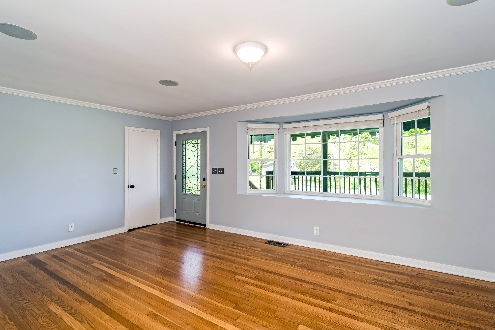 Nashville, TN 37205,832 Brook Hollow Rd