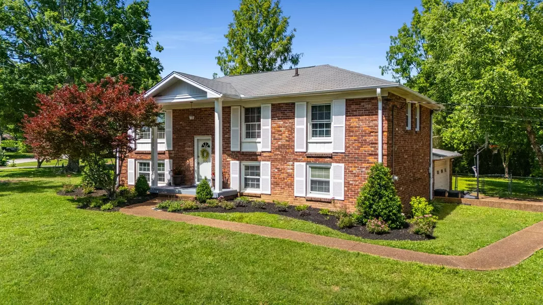 604 Meadowgreen Dr, Franklin, TN 37069