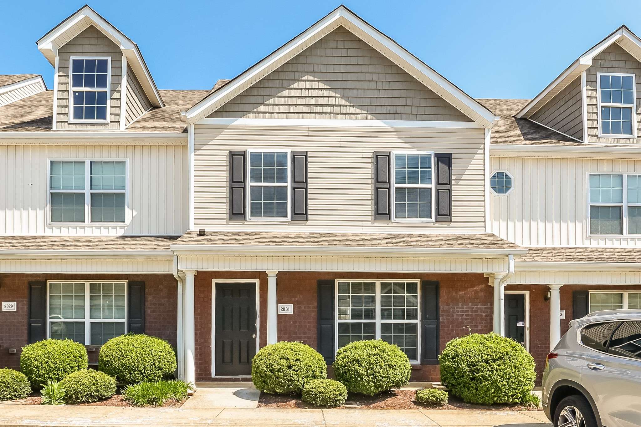 2031 George Buchanan Dr, La Vergne, TN 37086