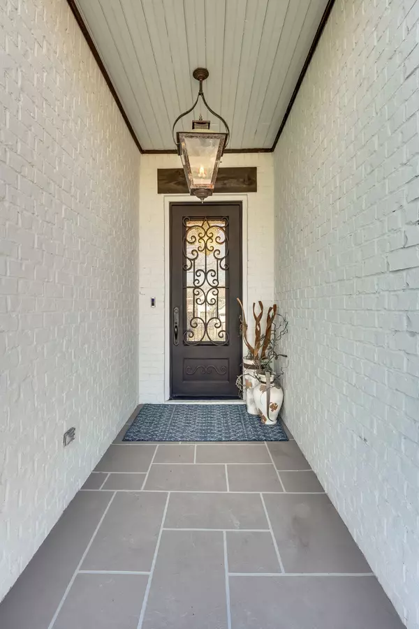 Nashville, TN 37215,2227 Castleman Dr