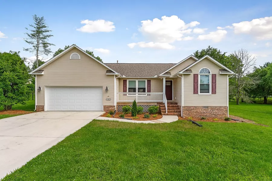 829 Navajo Trl, Mcminnville, TN 37110