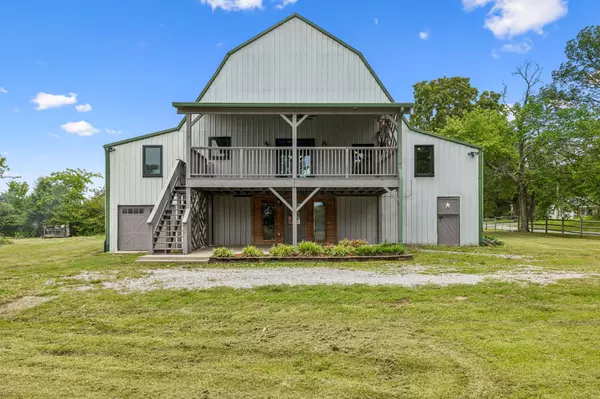 Dickson, TN 37055,210 S 3rd St