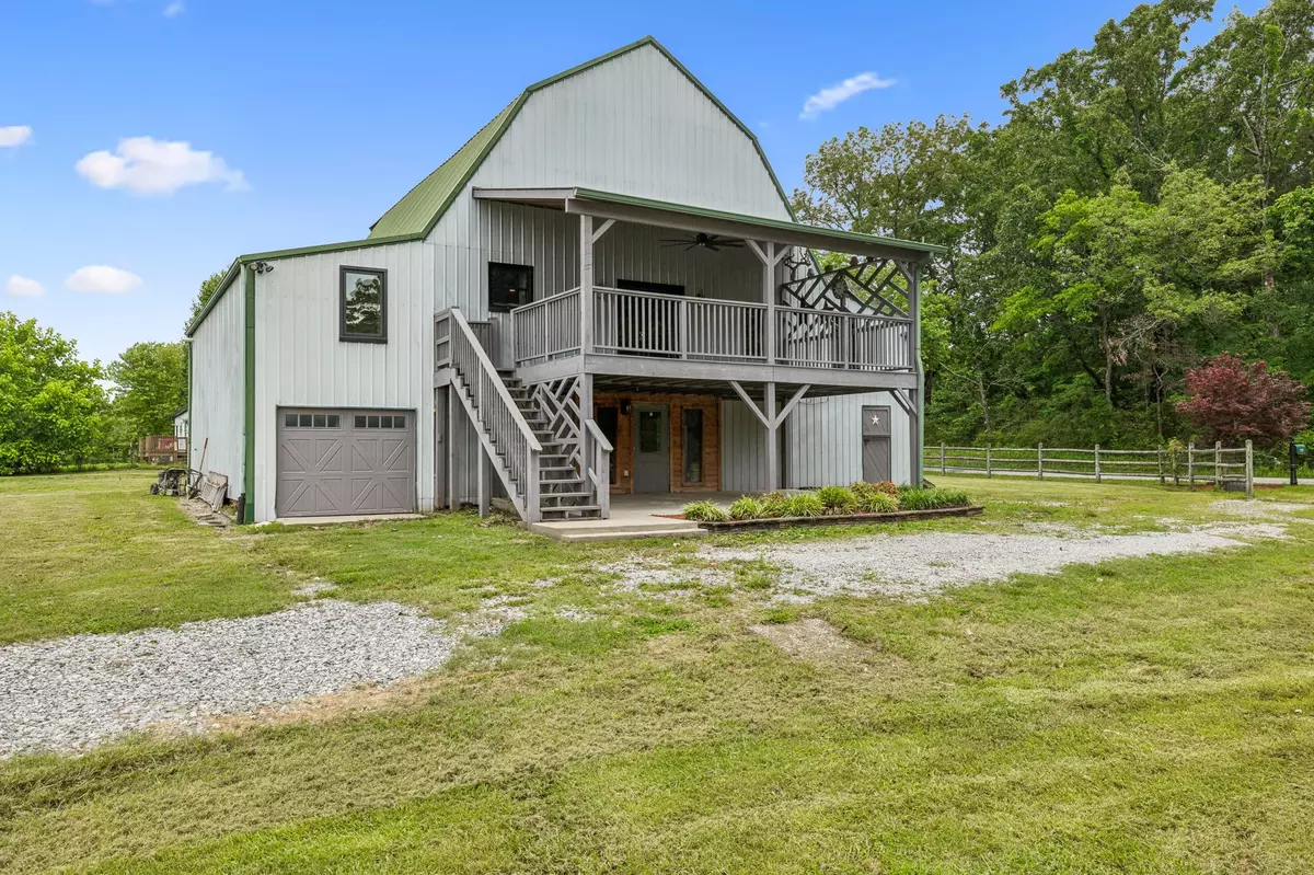 Dickson, TN 37055,210 S 3rd St