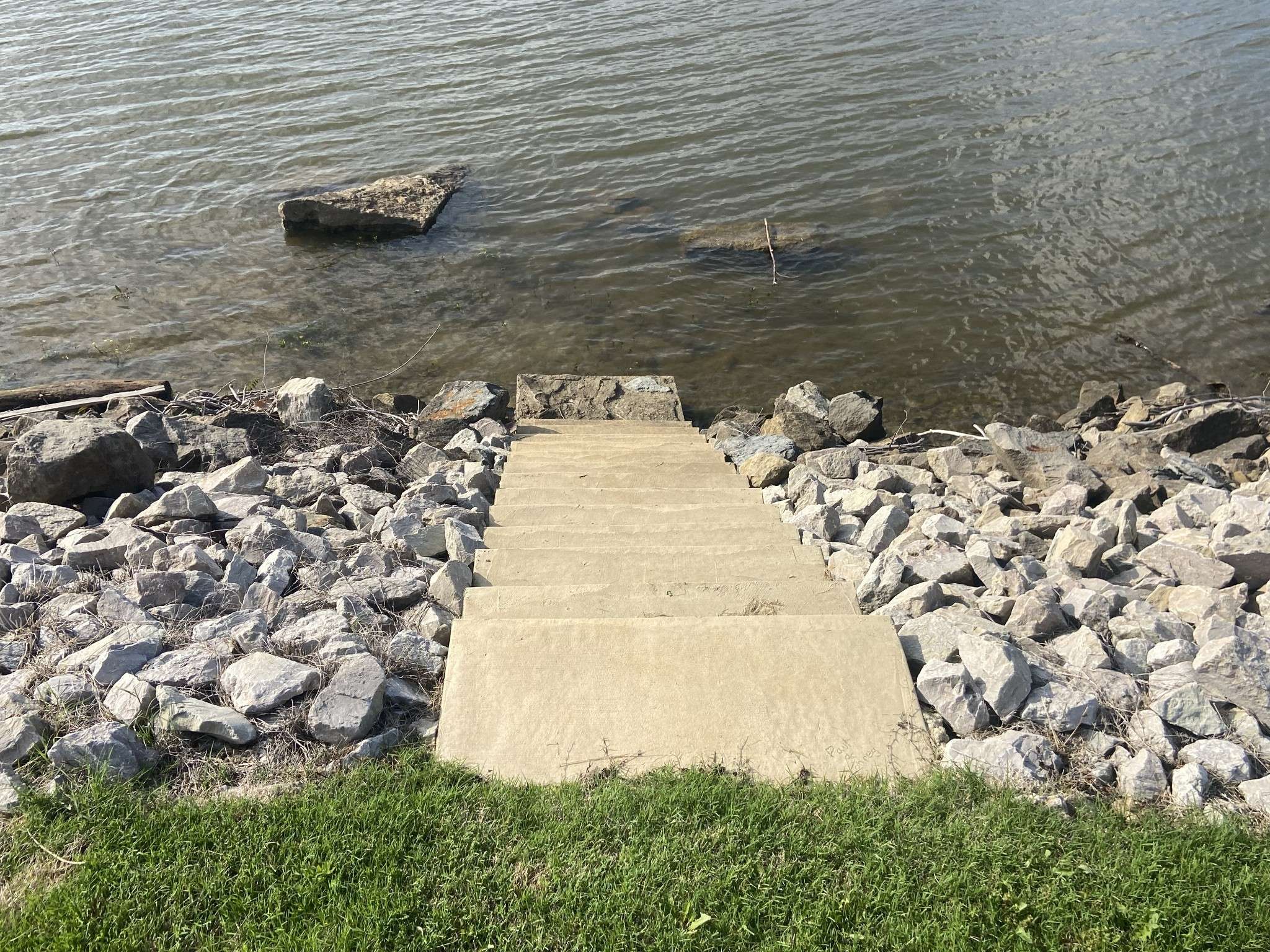 Clifton, TN 38425,1139 River Front Dr