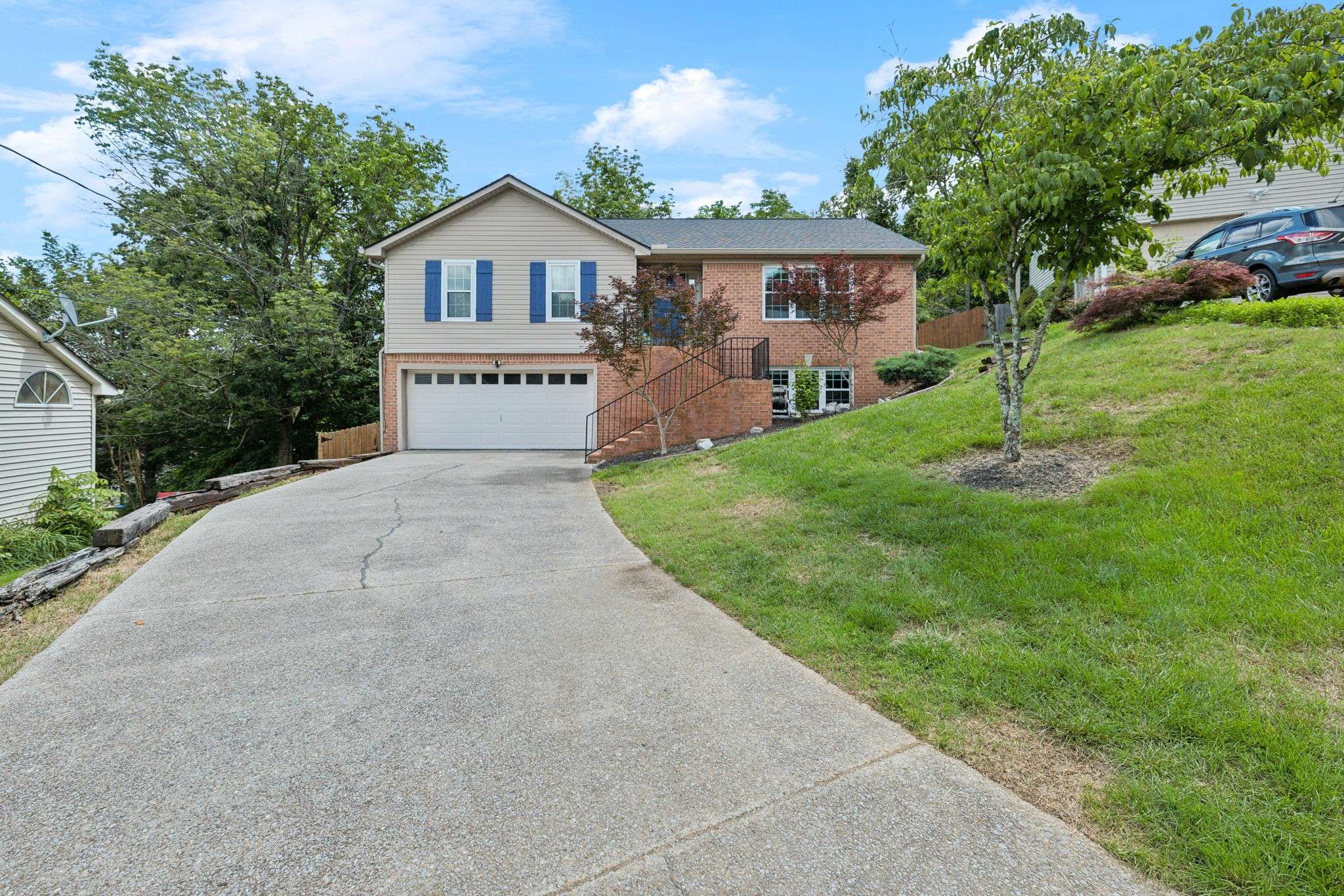 1721 Champions Dr, Nashville, TN 37211