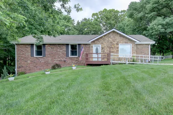 649 Chesterfield Cir, Clarksville, TN 37043