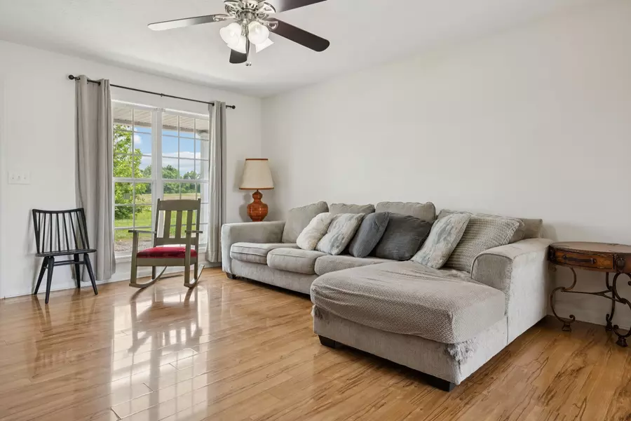 1809 Mosley Ferry Rd, Chapmansboro, TN 37035