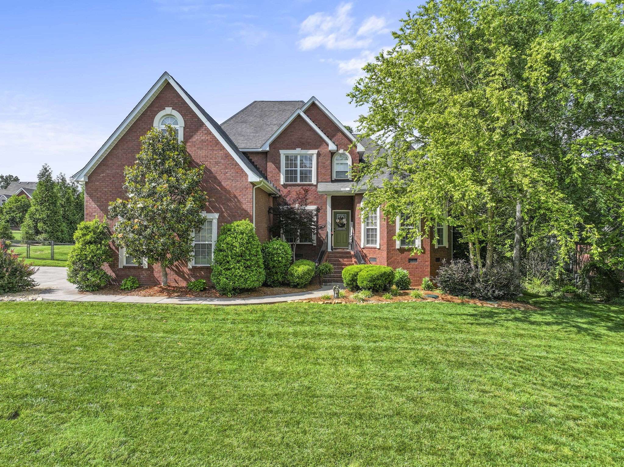 2052 Woodcliff Dr, Smyrna, TN 37167