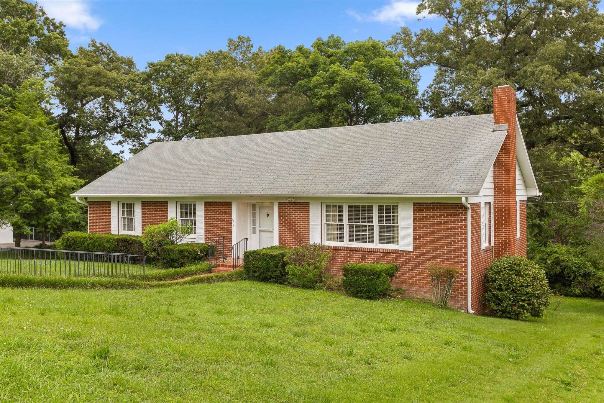 Chattanooga, TN 37415,1013 Rivermont Place