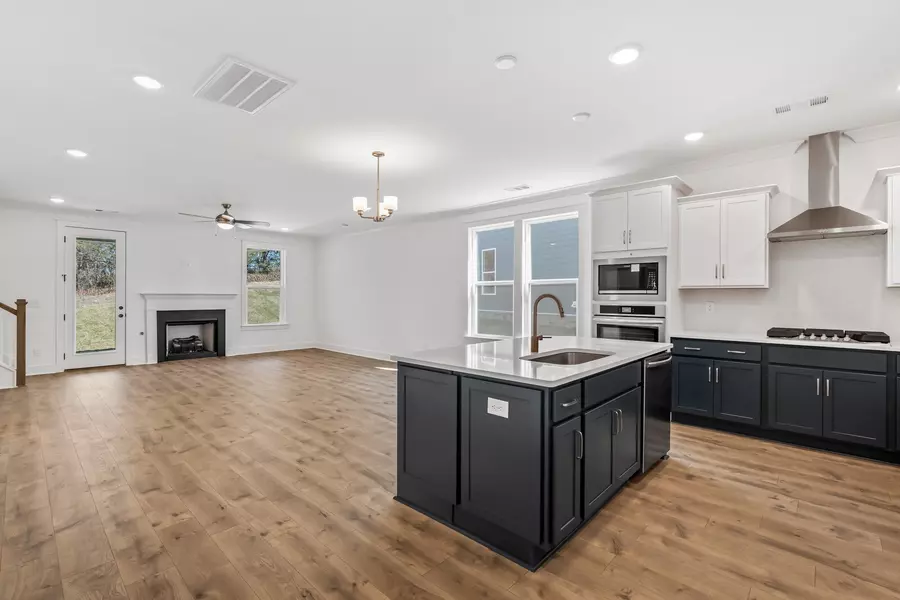 1404 Charles Drive, Chapel Hill, TN 37034