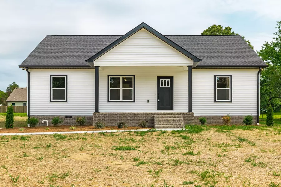1985 Stevens Dr, Westmoreland, TN 37186