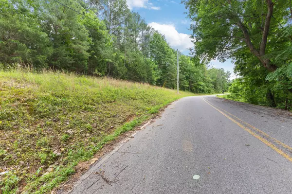 Cunningham, TN 37052,5082 Moorefield Rd