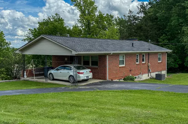 Fayetteville, TN 37334,2010 Hillcrest St