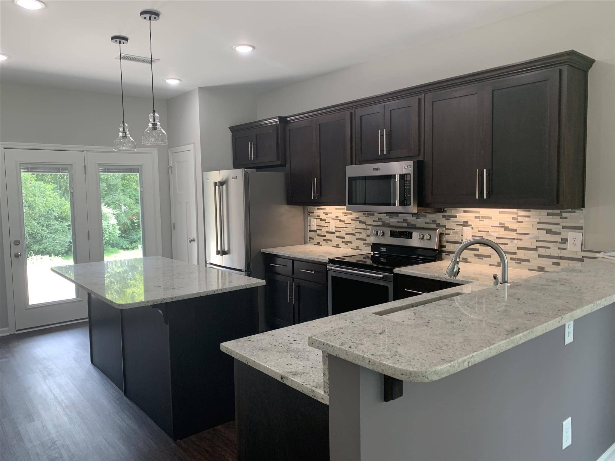 89B CAGES RD, Hendersonville, TN 37075