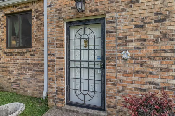 Hermitage, TN 37076,192 Lake Chateau Dr