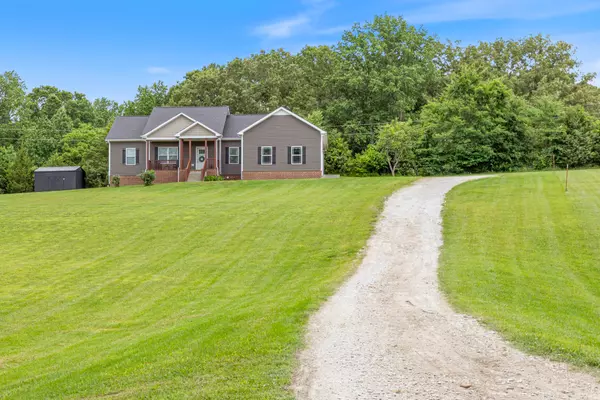 Charlotte, TN 37036,917 Shelton Rd