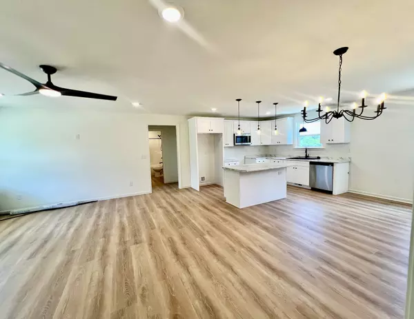 Pulaski, TN 38478,5702 Little Dry Creek Rd