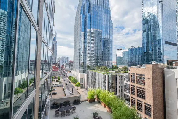 Nashville, TN 37201,301 Demonbreun St #906