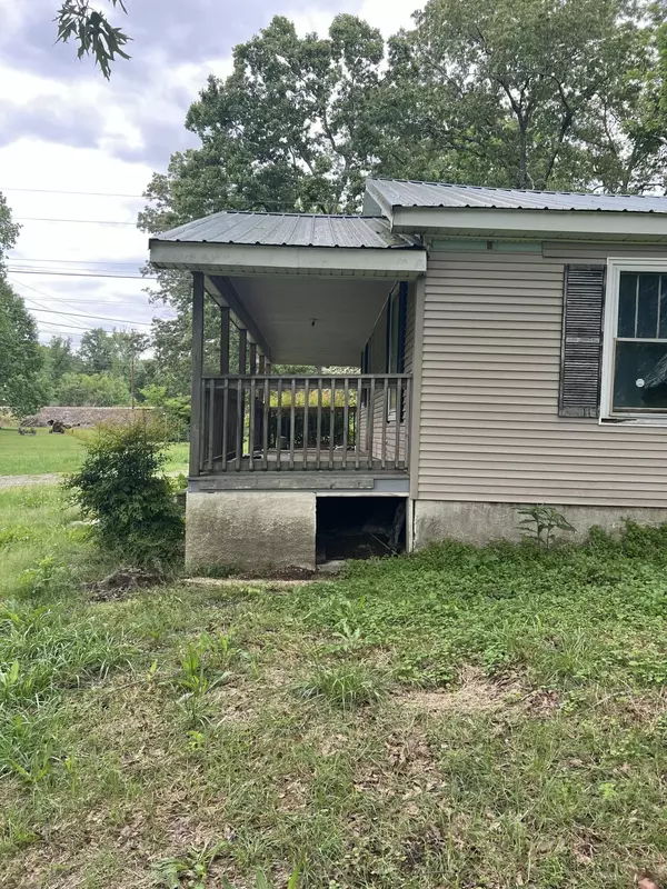 South Pittsburg, TN 37380,143 Short Hollow Road