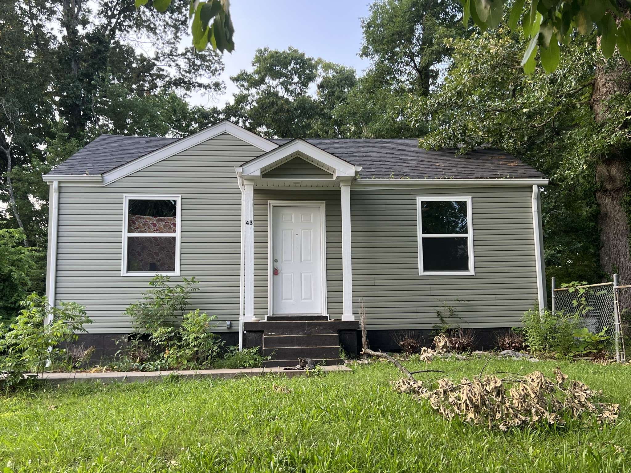 43 Chestnut Dr, Clarksville, TN 37042