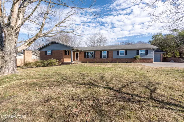 404 Montvale Station Rd, Maryville, TN 37803