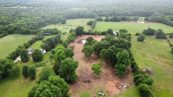 Lewisburg, TN 37091,2998 Verona Caney Rd