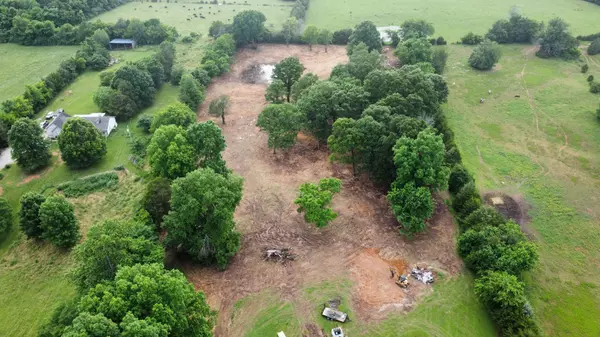 Lewisburg, TN 37091,2998 Verona Caney Rd