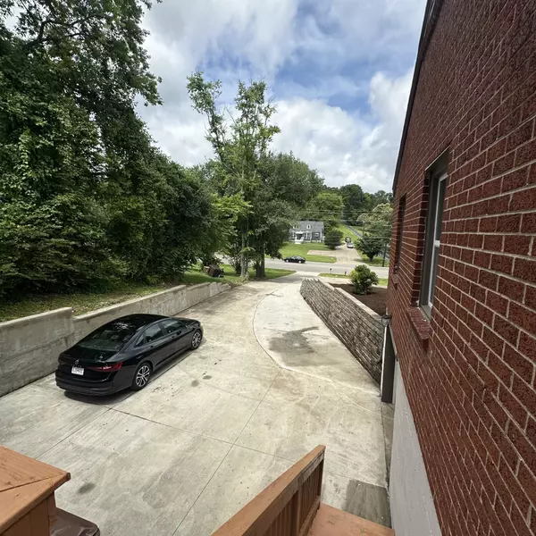 Goodlettsville, TN 37072,712 S Dickerson Rd