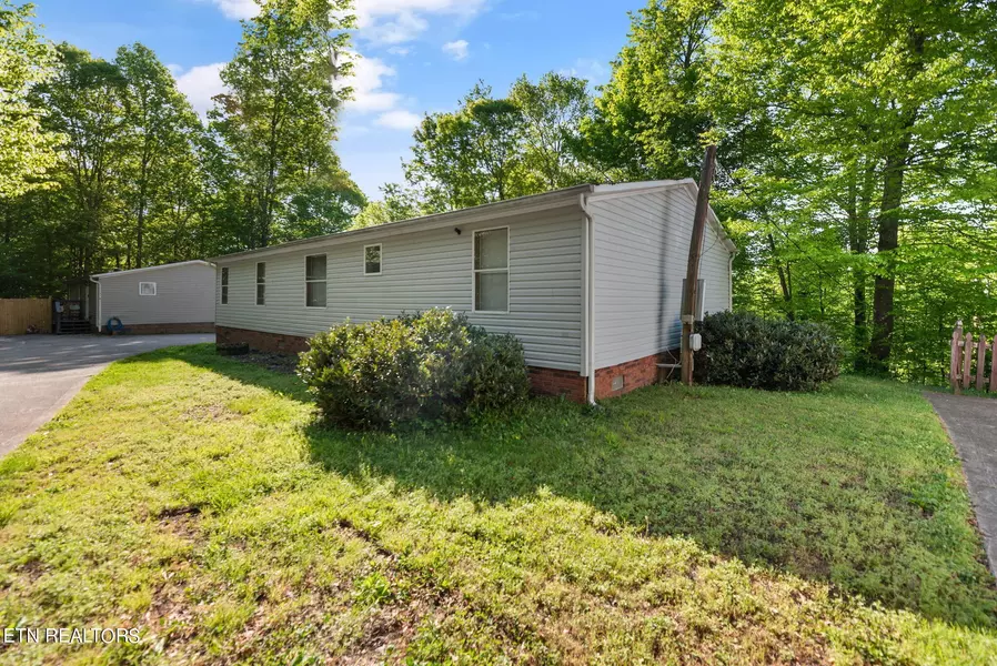 180 Cutters Lane, Clinton, TN 37716