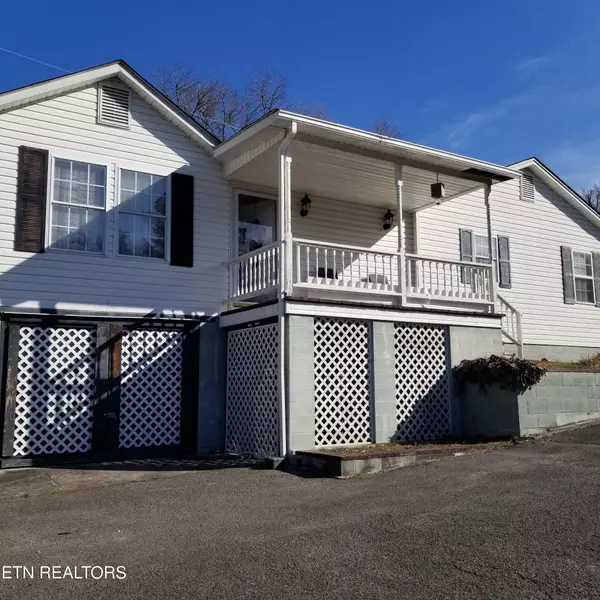 105 Oakdale Lane, Oakdale, TN 37829