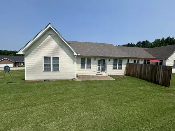 Paris, TN 38242,305B Paris Harbor Dr #B
