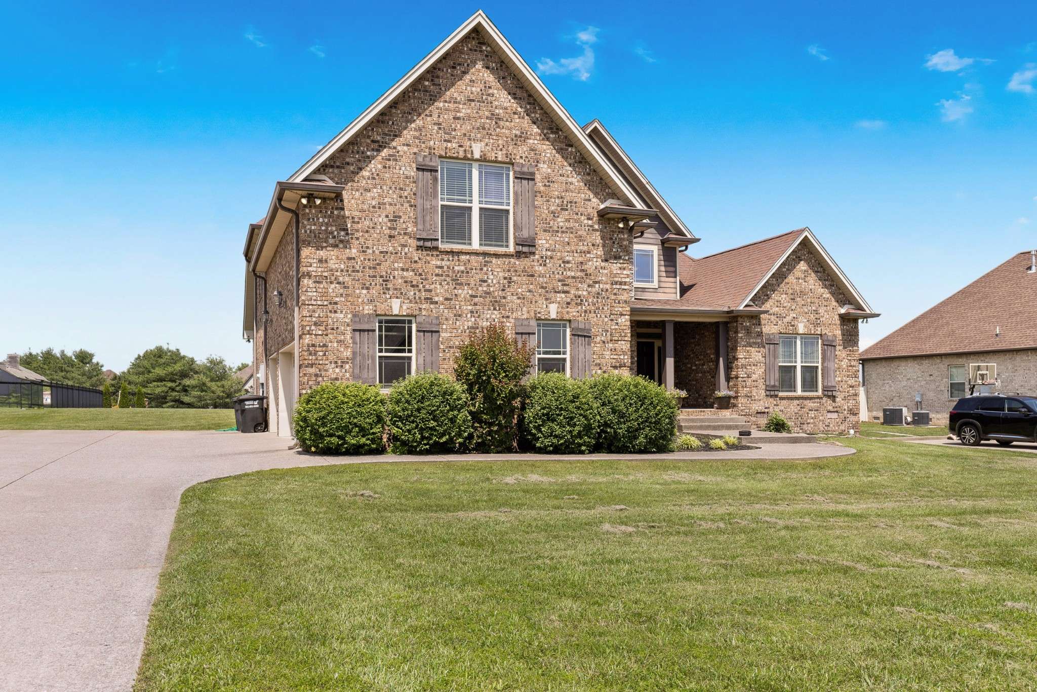 Greenbrier, TN 37073,2222 London Ln