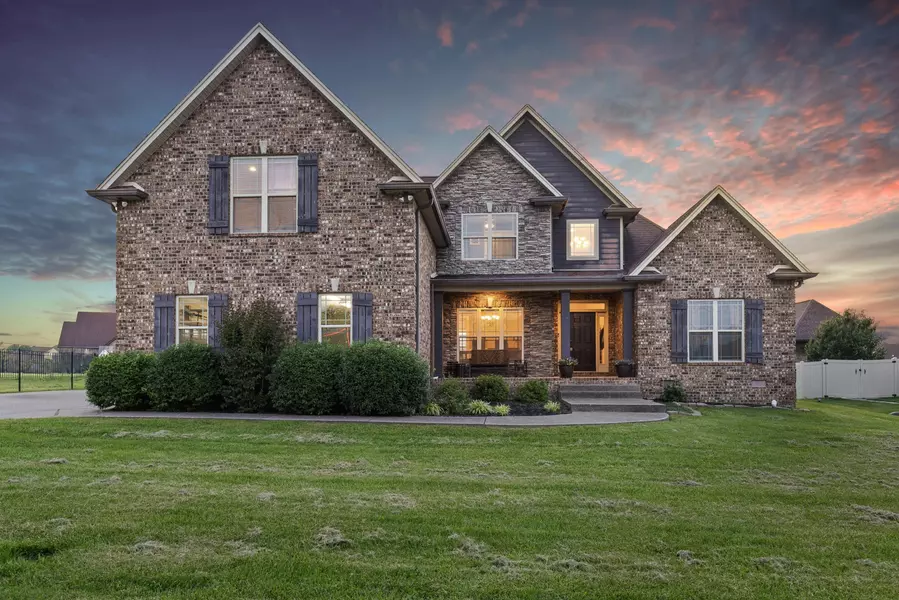 2222 London Ln, Greenbrier, TN 37073