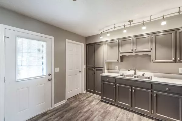Hendersonville, TN 37075,142B Iris Dr