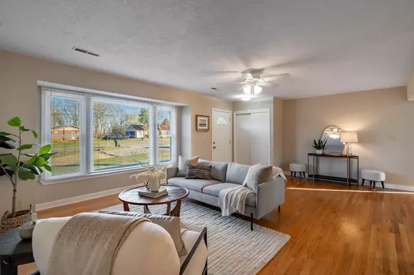 1514 5th Ave #W, Springfield, TN 37172