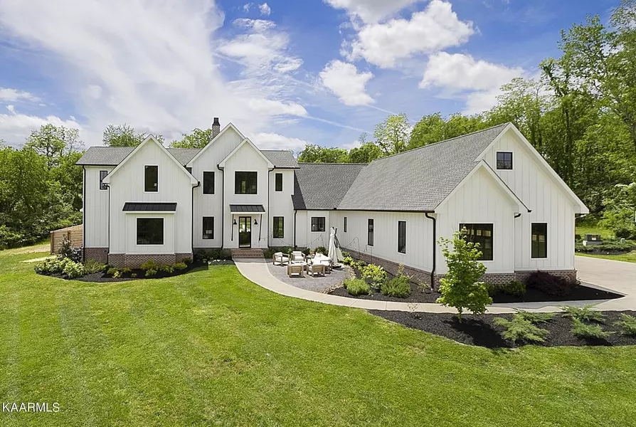 2775 Wilson Rd, Lenoir City, TN 37772