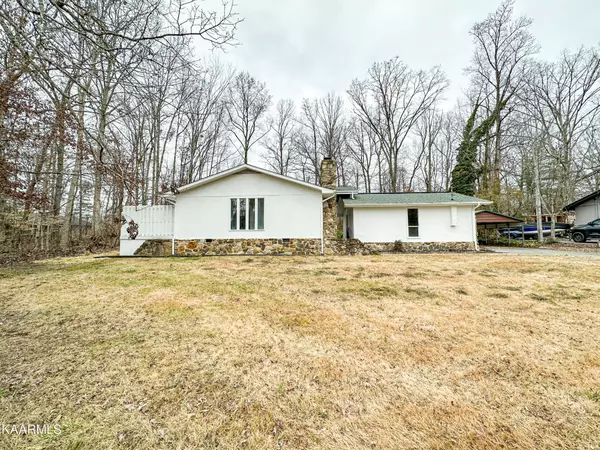 Maryville, TN 37804,3911 Glen Oaks Drive